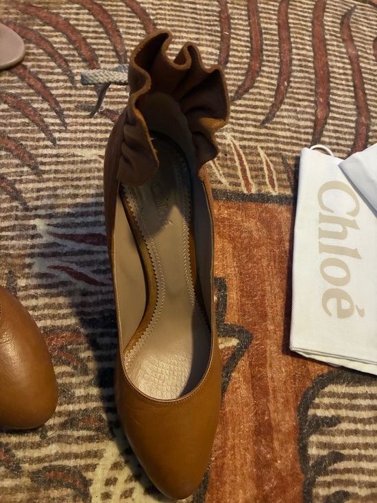 Chloé Tan Ruffle Leather Pumps Size 9.5 & 2 New Chloé Dustbags - Picture 8 of 10